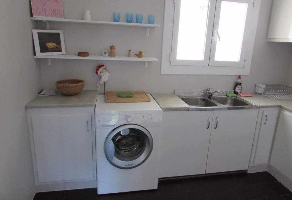 Apartamento Con Increibles Vistas Y Terraza Girona Exterior photo